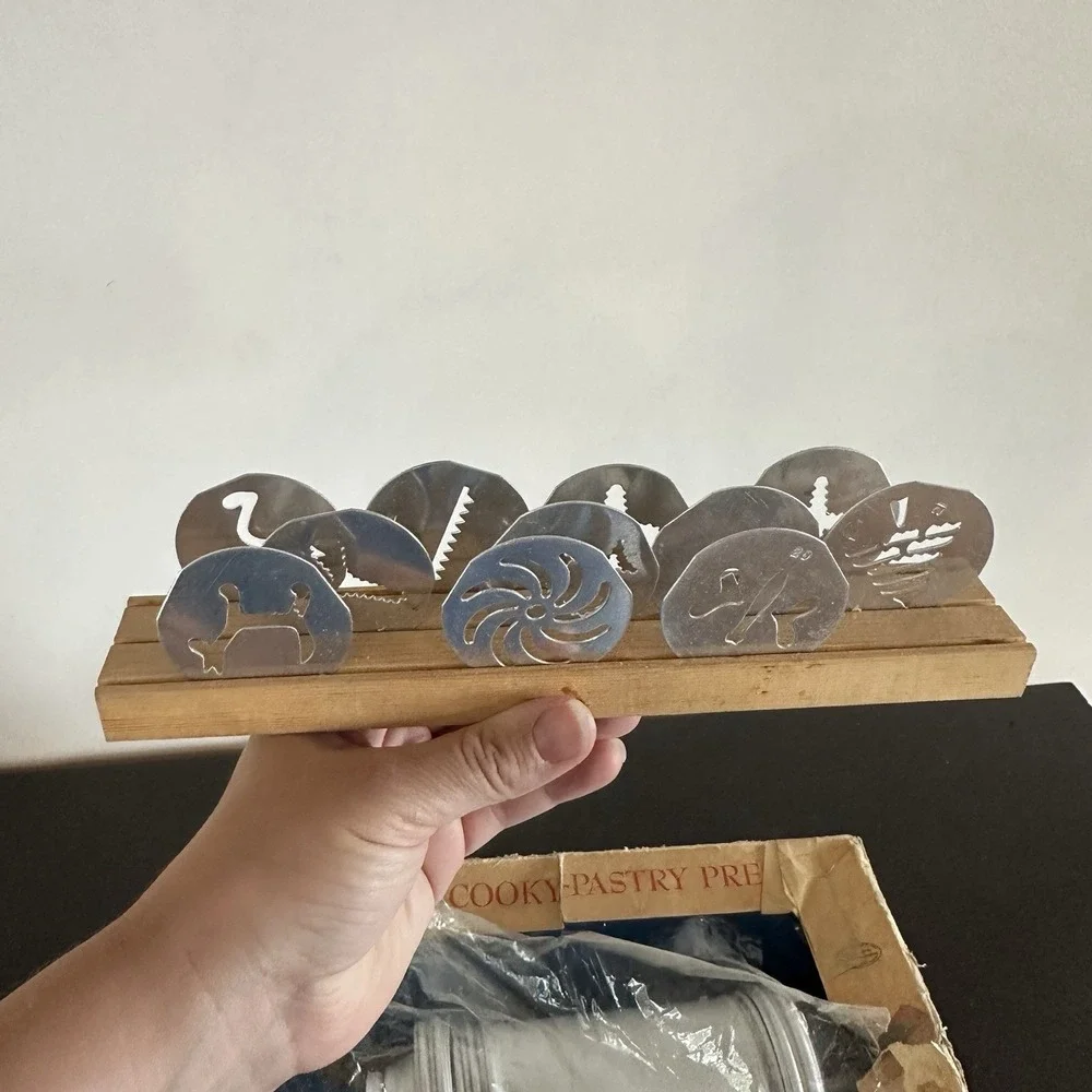 MIRRO‎ VINTAGE Aluminum Cooky Cookie Pastry Press 358-AM Plates Discs Tips Box